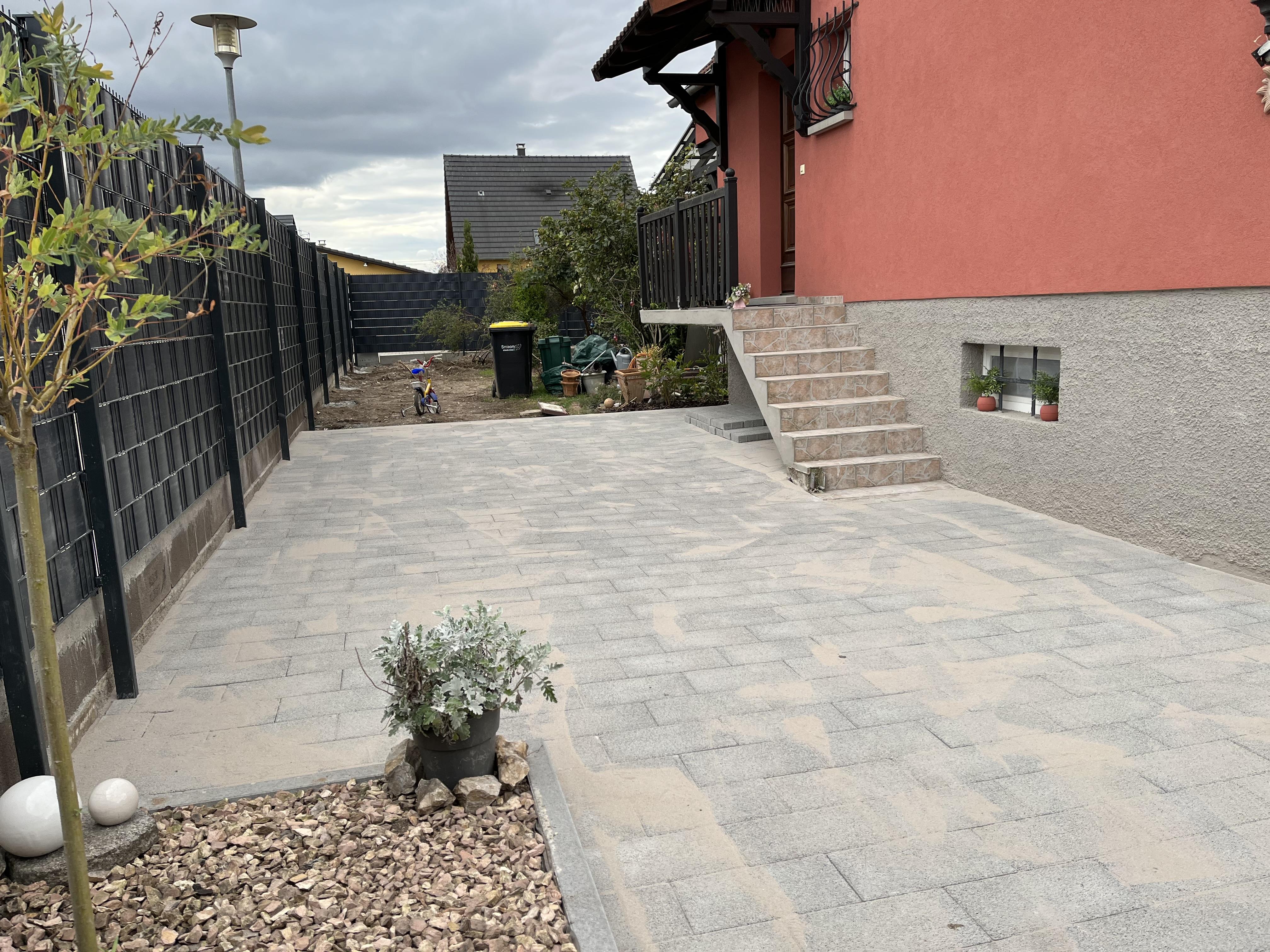 Construction de cours en pavé à Haguenau par TP Ruhland