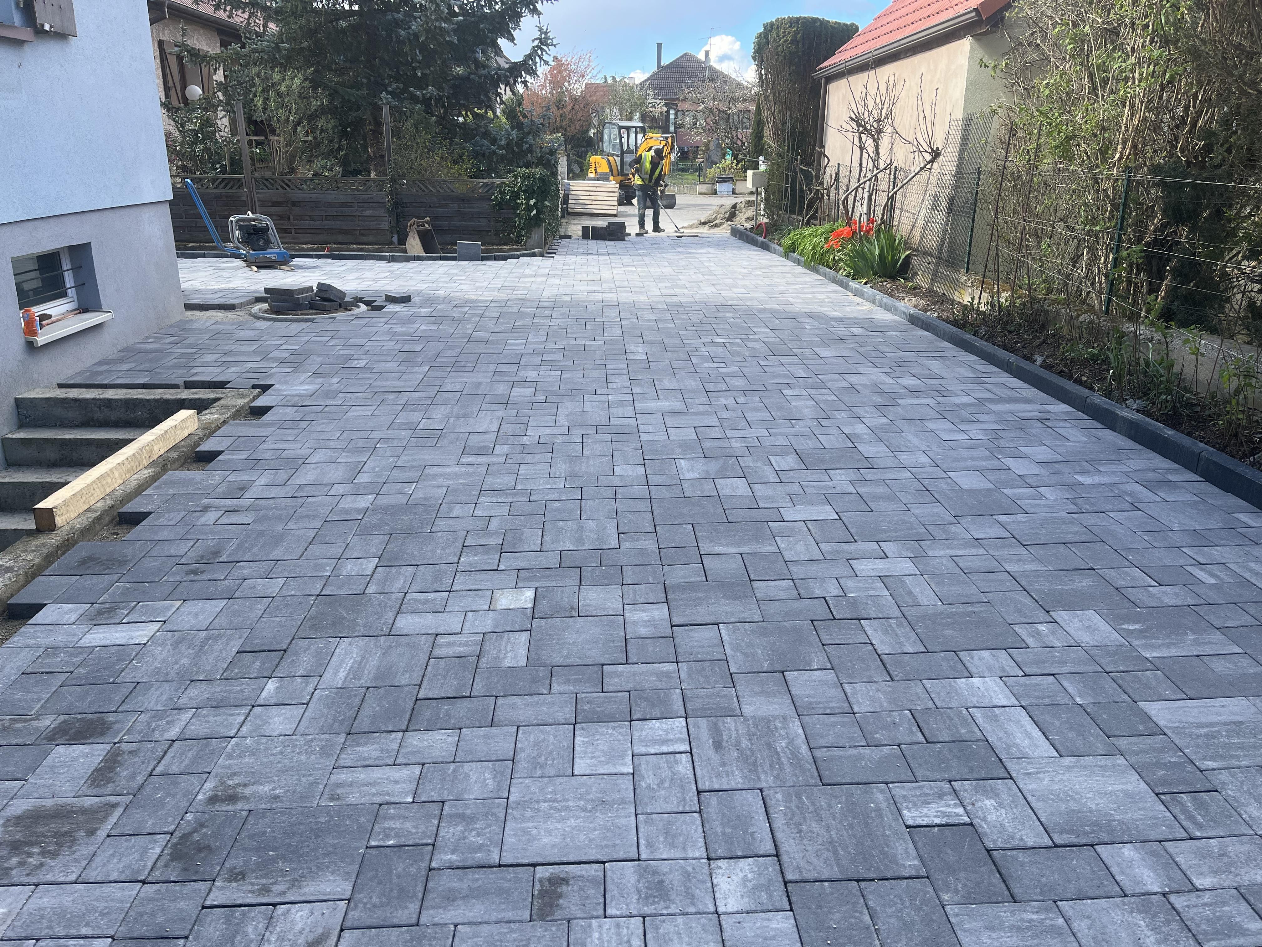 Construction de cours en pavé à Haguenau par TP Ruhland